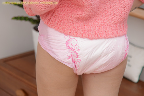 daddys-caramel-candy:  foxylittlepirate:  lickawishallsorts:  Love these cute pink diapers!  Ahhhhh the pink ones are soooooo cute    Where can I get theseeee