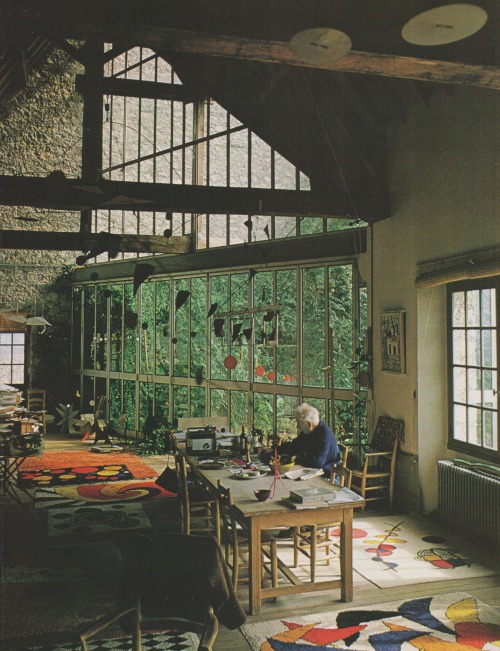 vintagehomecollection: Alexander Calder in his home.   Celebrity Homes II, 1981	   