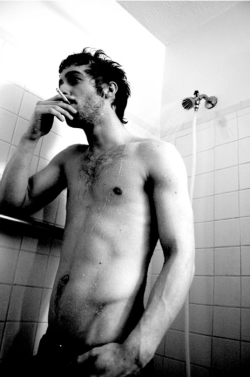 theoriginalsmokepunk:Shower time with SMOKEPUNK