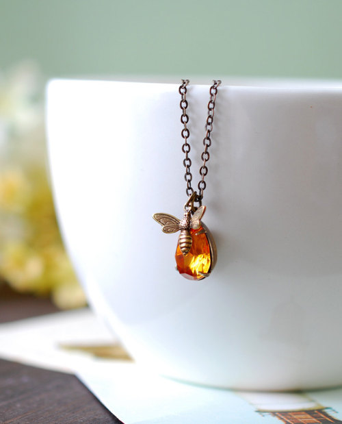 wickedclothes: Honey Bee and Honey Drop Necklace Crafted with a vintage, faceted, pear-shaped amber 