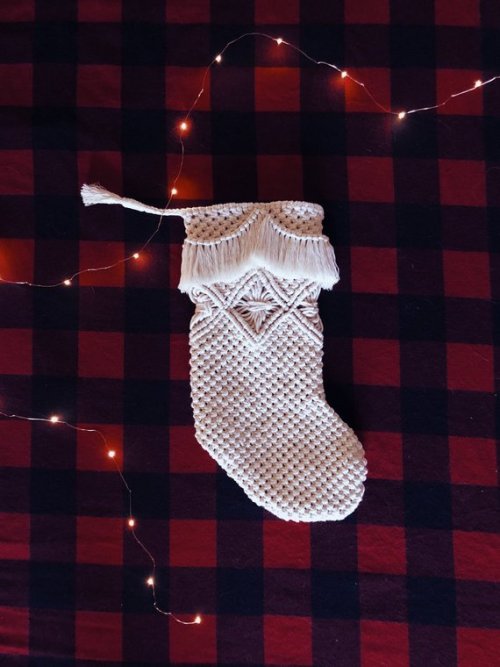 Macrame Christmas Stocking //89Knots