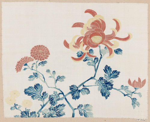 yorkeantiquetextiles:Textile sample.  Japanese,Late Edo or early Meiji era, 19th century.Silk, metal