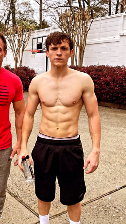 aintgonnatellyouwhy:  Tom Holland