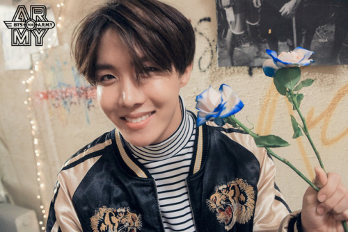 꽃을 든 방탄소년단