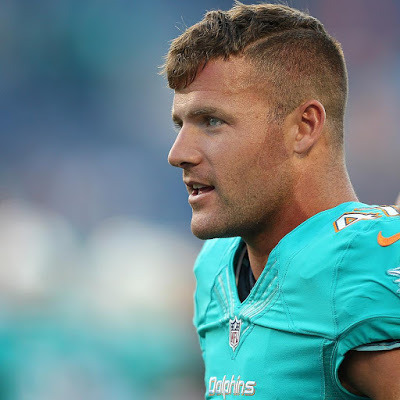 edcapitola2:  edcapitola:Kristian “Kiko” Alonso (6′3″, age 26) is an American football linebacker for the Miami Dolphins of the National Football League. He played college football at Oregon, and was drafted by the Buffalo Bills in the second