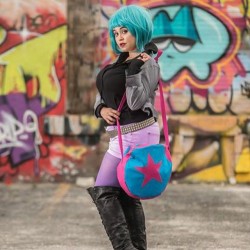 taste-of-envy:  We all have baggage…  So happy I was able to finally cosplay #ramonaflowers ! I’ll be wearing her Sunday at @c2e2  and will have prints available! Photo by the awesome @speedysk8  #scottpilgrim #envyus #cosplay #c2e2 #graffiti #wynwood
