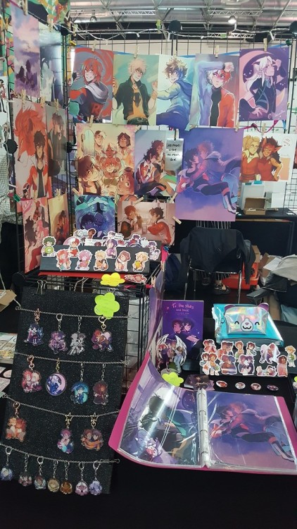 my phone wouldn’t let me upload pics the other day, anyway thanks to everyone who dropped by at Dokomi, u were all so nice!! <3 I hope I wasn’t too awkward in person haha;;I wish I had had more time to visit other booths and walk around the con