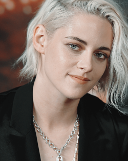 kristensource:  October 15 | Kristen Stewart at the Billy Lynn Long Halftime Walk Press Conference in NYC 