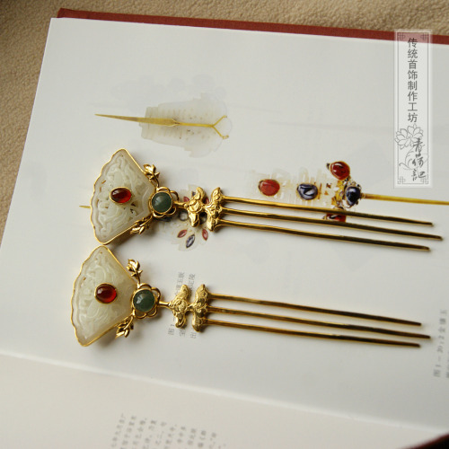 changan-moon: Archaized hair ornaments by Chunwanwan(春晼晚) and Qingheji(青荷记). Hanfu lovers can order