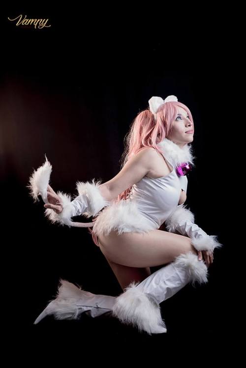 hotcosplaychicks:  Mignon Beart by RinaMx Follow us on Twitter twitter.com/hotcosplaychick