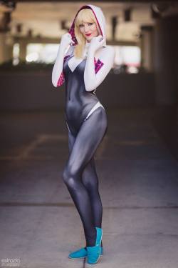 cosplayandgeekstuff:    Ashlynne Dae  (USA) as Spider-Gwen Photo I by:   Estrada   Photo II by:    York In A Box   