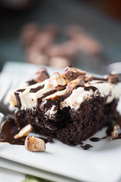 foodffs:  Snickers Poke CakeReally nice recipes. Every hour.Show me what you cooked!