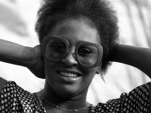 twixnmix:Tina Turner showing her natural hair in the mid-1970s