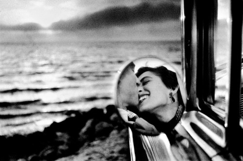 the best photograph ever taken…‘California kiss’ by Elliott Erwitt <3