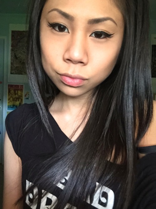 wontongod:  i got tagged by m’gorgeous meloetta for the 4 selfie thingthe beautiful people i tag: bumbarbie ibadbitch youngpreciosa vietnamemes mechaanime stonefacedhisoka 420sad​ fortyounces​ aystef pomgorl nigga-are-you-even-kawaii melon-mochi