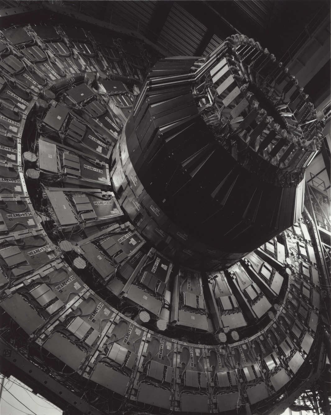 bobbycaputo:  Inside the World’s Grandest Science Machines   As scientists around