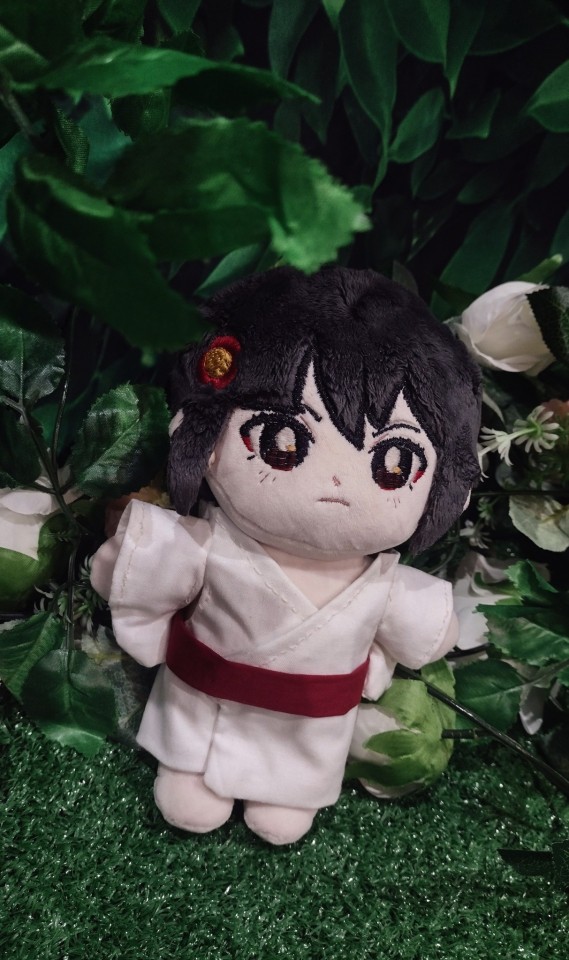 Need y'all to look at the custom Akito plushie @cocopines made me because she's quite literally perfect and I'm taking her 