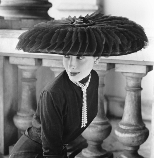 Le Groux Soeurs Hat, Vogue, 1952
