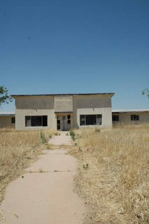 aabandoned: In Hereford AZ, off a long dirt road called Miracle Vally was once an enormous community