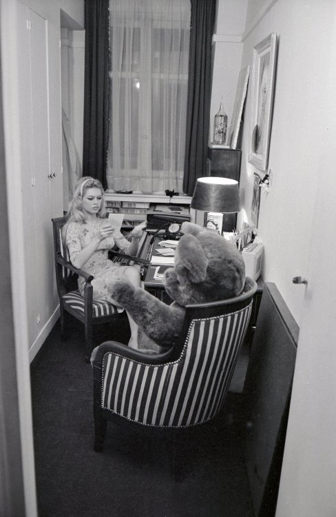 missbrigittebardot:Brigitte Bardot at home in Paris, 1950s