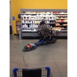 yjewelle:  Just another day at Walmart  #funny #lol #lmao #lmfao #hilarious #silly #witty #joke #jokes #joking #funnypictures #humor