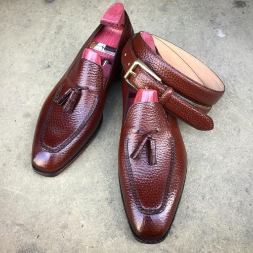 The &ldquo;Corniche&rdquo; in chestnut English grain on a sunny day. Made to Order on the KN 14 loaf