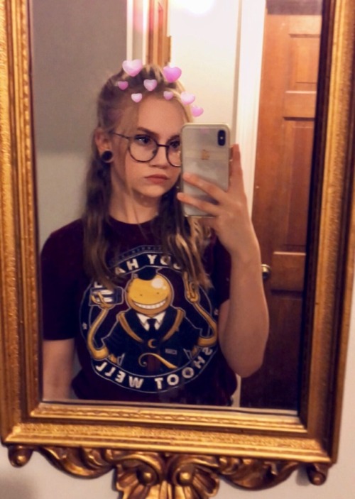 thanatography - Pouty mirror selfie