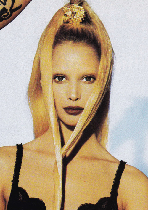 bedpartymakeover:Christy Turlington shot by Max Vodukul in Kevyn Aucoin makeup and hair extenstion