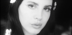 cosmiphobic:  Lana Del Rey - Love