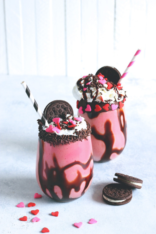 sweetoothgirl:STRAWBERRY CHOCOLATE DREAM SMOOTHIE
