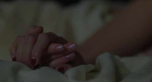 inthedarktrees: Good night, sweet Betty.Naomi Watts & Laura Harring | Mulholland Drive