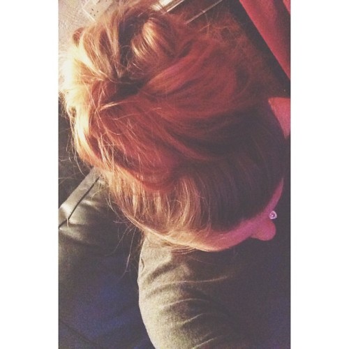 2am and I’m testing out top knot messy buns.🙈 #me #hair #messy #bun #topknot #ombre