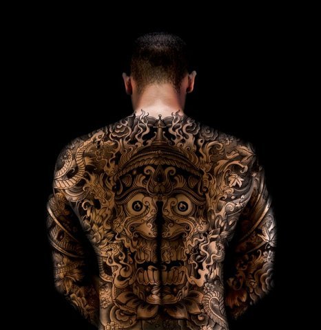 crassetination:Tattoos 01: Beautiful Body Art(People who have the good sense of letting their skin h
