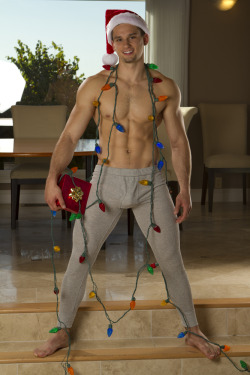 vicindallas:  Anthony Romero…Love to find him under the Christmas tree…