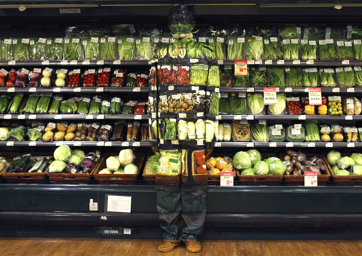beautiful-blisss:  nemotes:  Liu Bolin - The Invisible Artist’s newer (and some