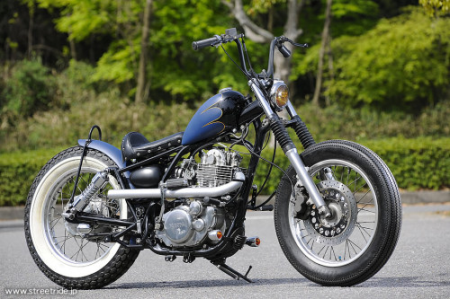 Yamaha SR400SHALLOW / 2005 ヤマハ SR400 プロが造るカスタム 【STREET-RIDE】ストリートバイク ウェブマガジン