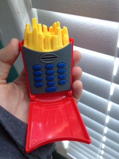 lipisi2chainz:starbuckers:Who needs an iPhone when you have this bad boyIs that ios 8?