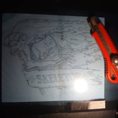 testeando stencil de skeletororiginal art: radder things (ig)2020