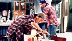 breytons:  gilmore girls rewatch → 2x06 (2/2) 
