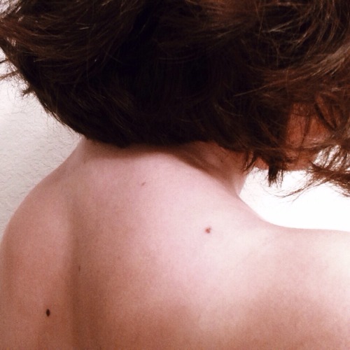 leprechaun-in-da-hood:  rouge-a-levres-tache:  Backs are all so intricate, almost like they were sculpted by the most skillful hand.  Even your back is beautiful wtf