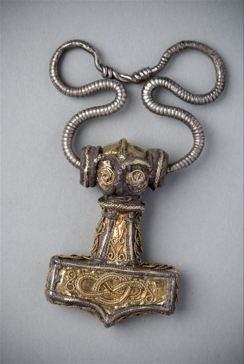 museum-of-artifacts:Thor’s hammer amulet found in Ödeshög/Östergötland in Sweden. Viking,  1000 year