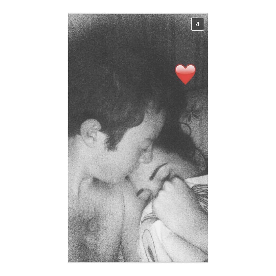 maybe home is nothing but two arms holding you when you’re at your worst!👫🌎❤️