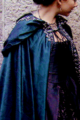 sansaregina:anne boleyn meme // (6/9) outfits → the tudors s02e09