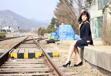 일영역 출사 사진 맘먹고 사진찍으러 나간적이 몇번있습니다 간혹 출사 사진도 올릴라구요 빨고 박히고 하는 사진만 올리는것도 좀그렇고… 참고로 이딴거 올리지말고 야한거나올