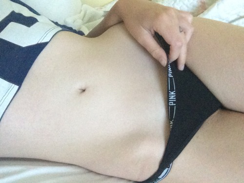 Porn feral-pup:  Friendly reminder that my belly photos