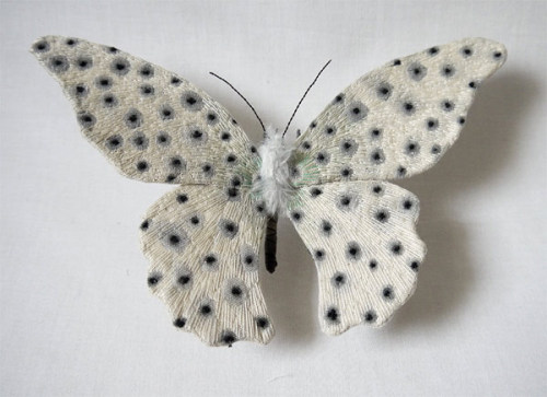 staceythinx:These handmade fabric moths by Yumi Okita are “inspired from realism of nature then mani