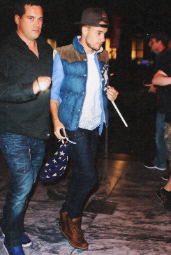 blamestyles:  Liam leaving a restaurant in NYC - 8.24 