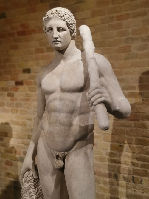 tivoli2:  The Lansdowne Herakles (copy)Photo by Tivoli