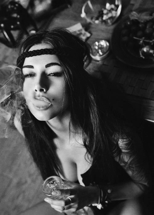 bitchbreeder:  GET HIGH