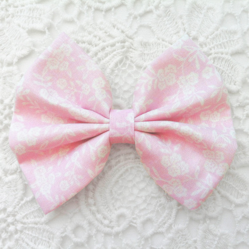 bobateahee:  Cute spring time hair accessories from Sweetheart Bows~ use thecode "boba" to get a 10% discount! x x x x x x x x x 